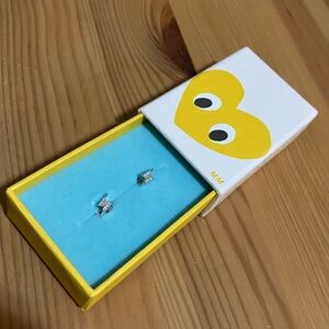 NIB Pair Maison Miru Lightning Bolt Silver Crystal Studs Tiny Minimal Icon CUTE